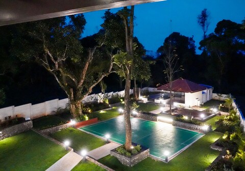 MOONLIGHT VILLA