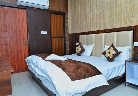 Dhanashree Homestay near Laxman Jhula