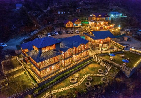 8fold by Larisa, Jibhi