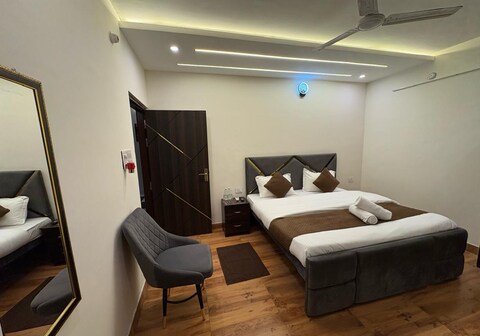 AKS Grand Hotel in Varanasi