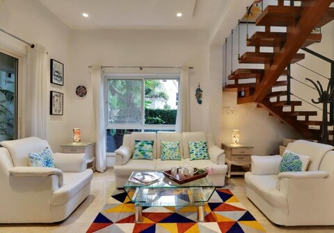 Bohemain Beauty 3BR Villa in Assagao by Earthyrooms