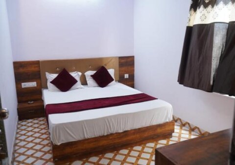 FabHotel Shree Aurora