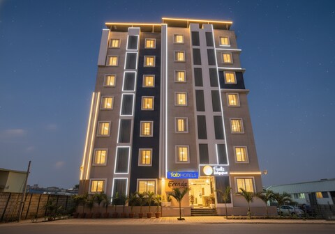 FabHotel Frendz - Nr Hitech City Metro Station