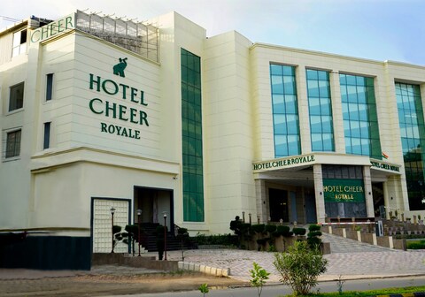 Hotel Cheer Royale