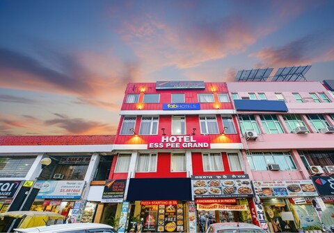 FabHotel Ess Pee Grand