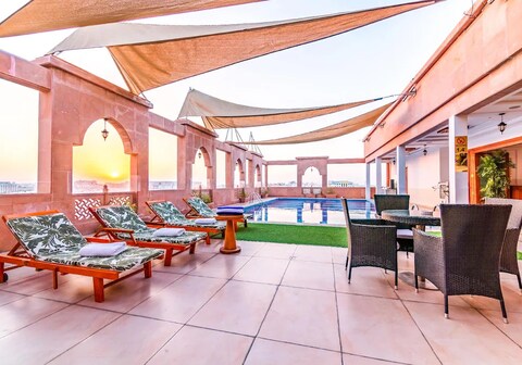 بلاتنيوم هوتل