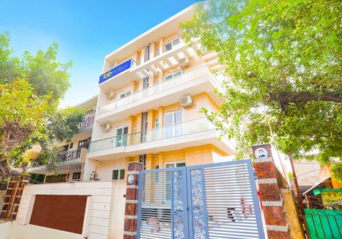 FabHotel Sunrise Sector 56