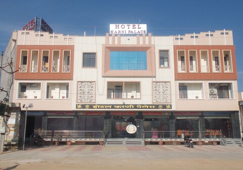 karni palace and restaurant