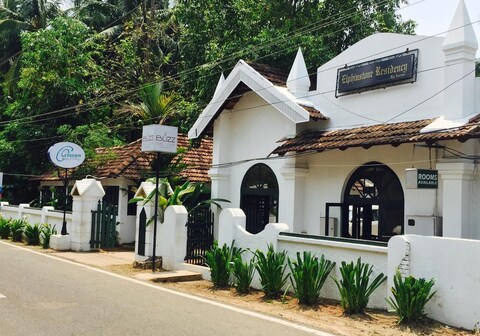 Elphinstone Residency