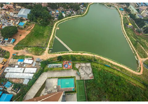 Luxurious 3BHK 34th Floor Lakeview