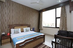 OYO 1299 Hotel Mukut Regency, Delhi OYO 1299 Hotel Mukut Regency, Delhi