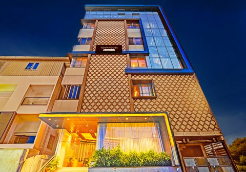 Super Townhouse Indiranagar Formerly Leela Park Domlur