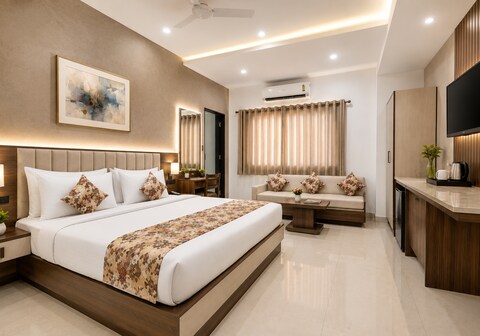 Ashish Palace - A City Centre Hotel