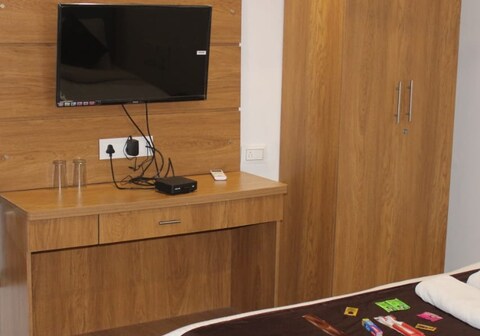 Hotel Ravi Residency