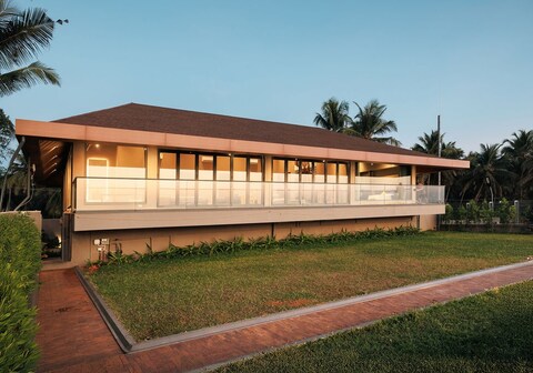 EWA Villa Mer Beach House by EWA, Sashithlu