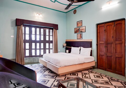 Palette by CheckIn Heritage Scindia Ghat