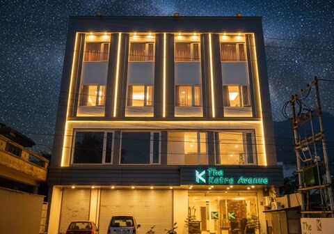 Hotel The Katra Avenue