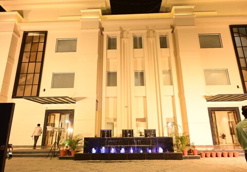 Solitaire Resort Gonda