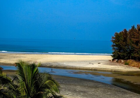 Blue Heaven Beach Resort, Tarkarli