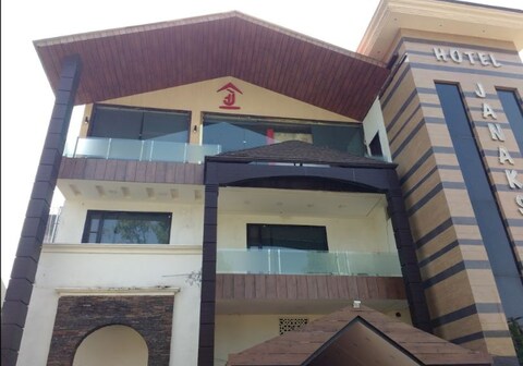 Hotel Janaks & Banquets