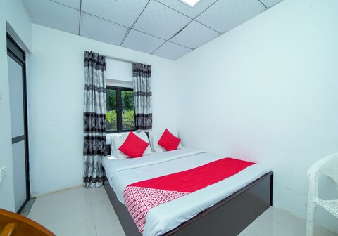 OYO 547 East Mount Villa