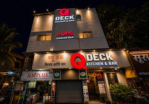 Hotel Q Deck