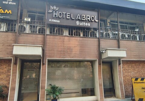 Hotel Abrol Suites