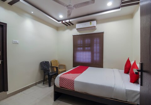 Hotel O Sri Harsha Residency Near JNTU Metro