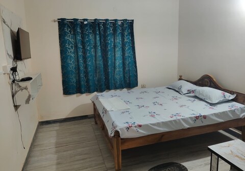 The Classic Crown | Entire 5BHK Villa At KIIT Square