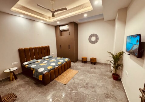 Spacious 2 bhk near Max hospital