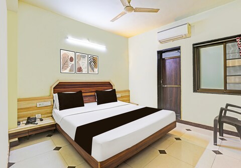 Hotel O Royal Season