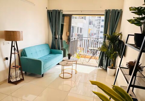 Private 1Bhk Fully-Furnished Apartment By Abhibha Stays In Amanora Park Town