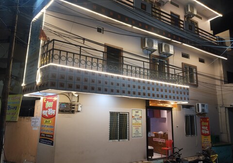 Sahu Palace Home Stay