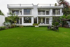 OYO Home 16810 Luxury Farm,Vasant Kunj, Delhi OYO Home 16810 Luxury Farm,Vasant Kunj, Delhi