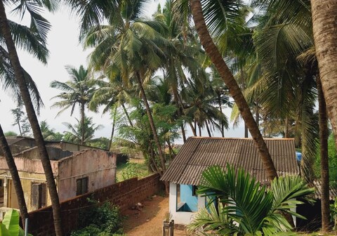 Pranjal geust house diveagar