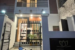 Hotel Lotus Inn, Varanasi Hotel Lotus Inn, Varanasi