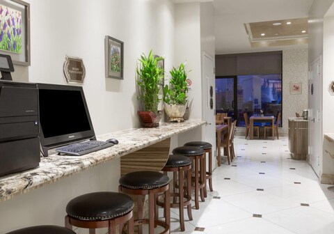 Ramada by Wyndham Flushing Queens