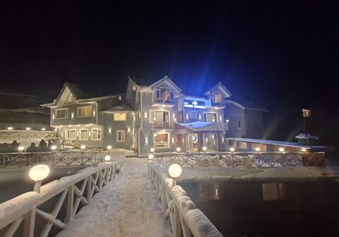 Hotel Snobar (Riverside)