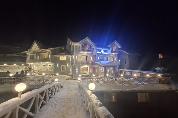 Hotel Snobar (Riverside)