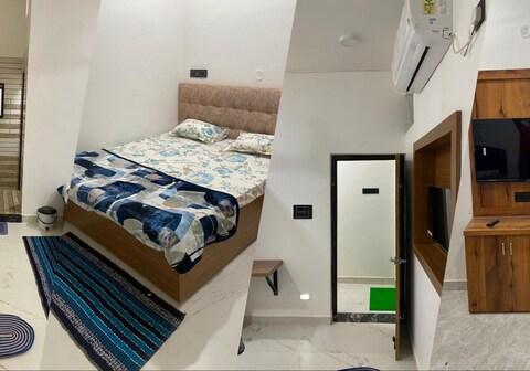 AnantShree Guest House