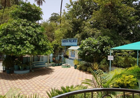 Hotel Ambika Palace