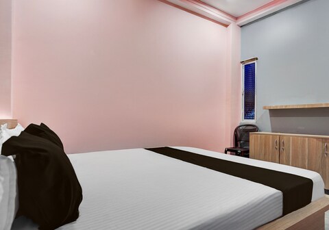 Hotel O Kolkata Inn & Sweets Bihta Railway Station