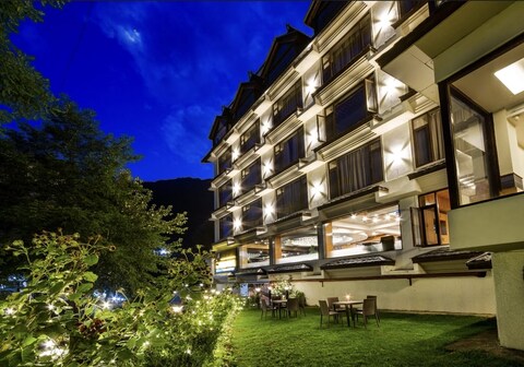 TRIBHAV Rohtang Heights Resort