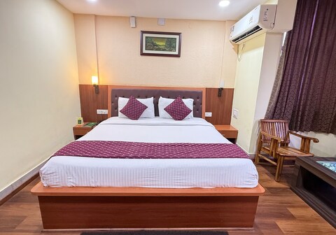 Hotel Arya Palace