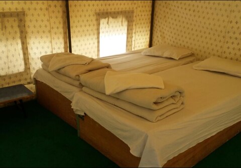 Golden Mark Camp | Tents & Restaurant