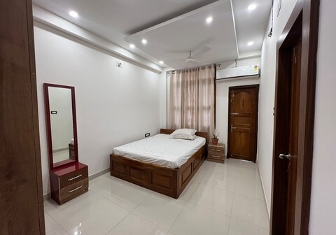 Shrinath Palace Hotel