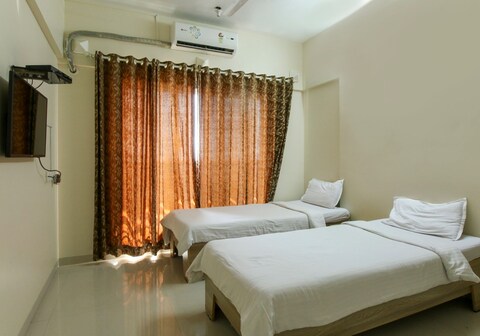 TULIIPSTAYS - VIKHROLI MAYFAIR HILLCREST