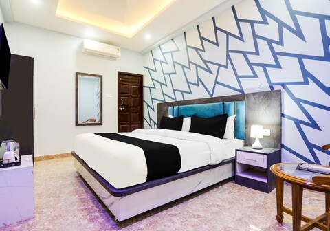 Collection O Godowliya Varanasi