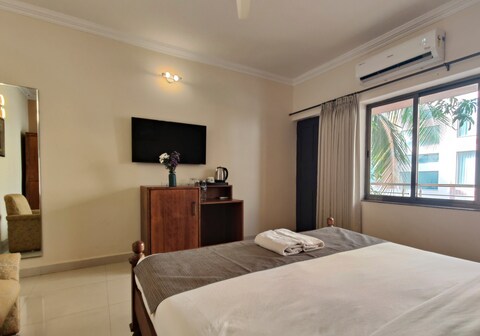 Q 23 Resort & Suites