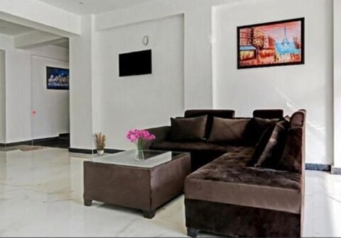 Hotel Vivan Suites by GRB